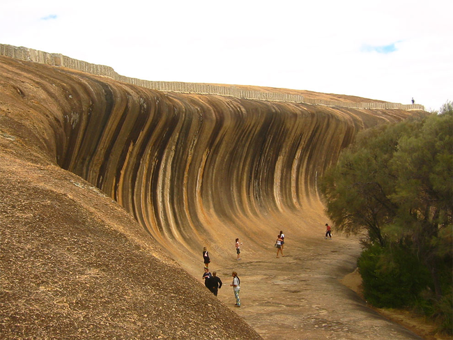 Wave Rock attracts more than 140,000 tourists each year.