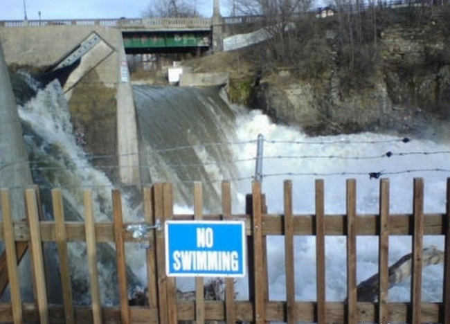 6.) This sign is saying what the barbed wire apparently couldn't.