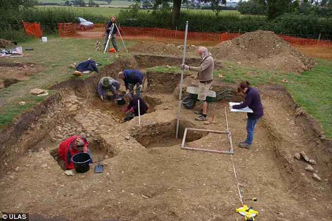 Along with the two lovers, archaeologists discovered nine other bodies from the same time period.