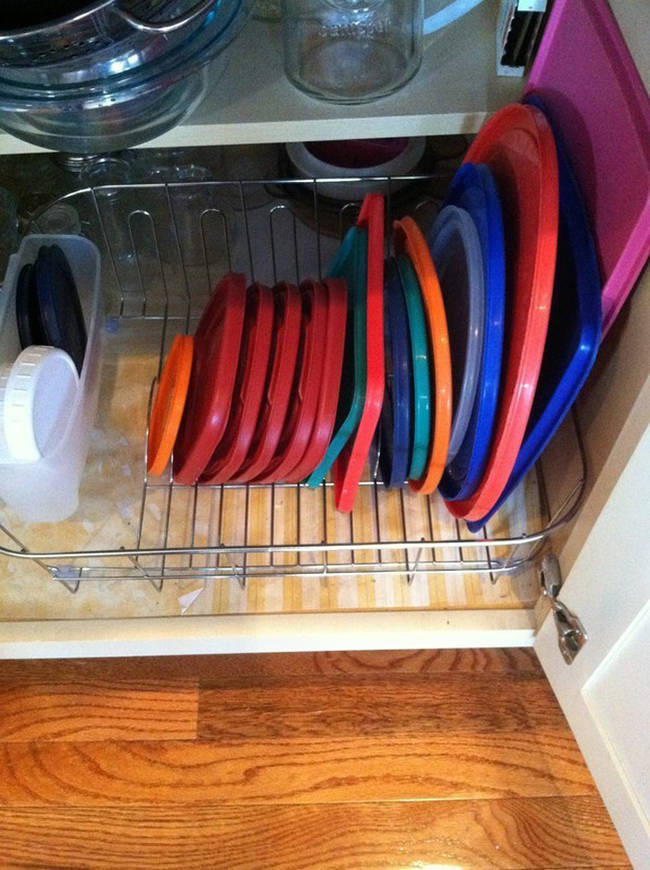 19.) Store your tupperware separated by size using a dish drying rack.