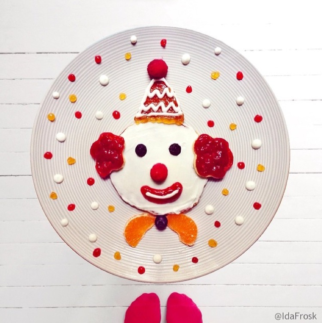 "Funny Tasting Clown" - (pancake, yogurt, jam, raspberries, clementine, blueberries)