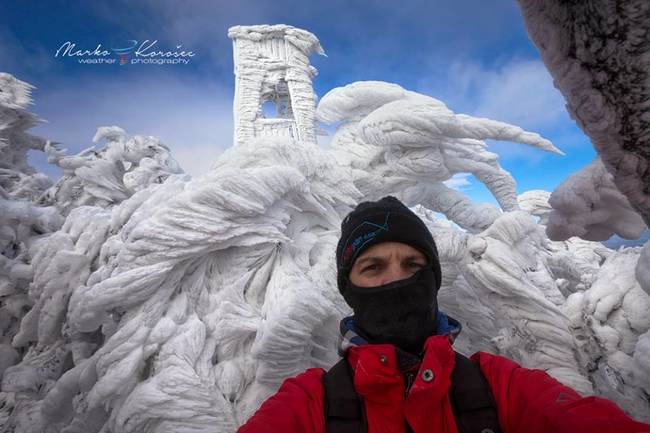 A selfie with the spectacular ice formations.