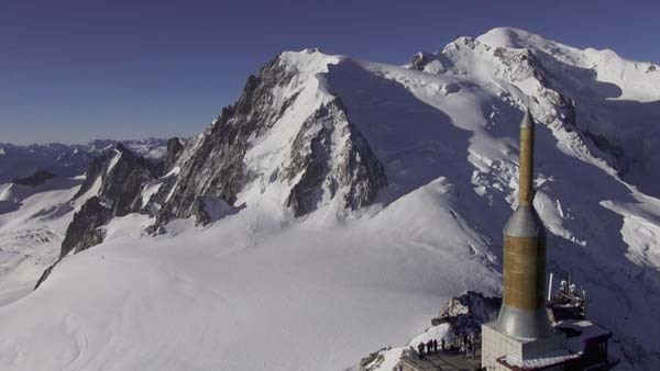 21.) Aiguille du midi, Massif du Mont Blanc (Chamonix, France).