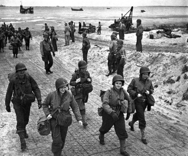 13.) American nurses in Normandy, France in 1944.