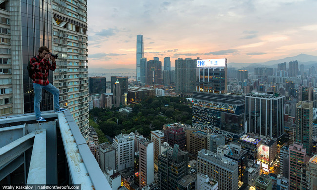 28.) Shooting the city at sunset.