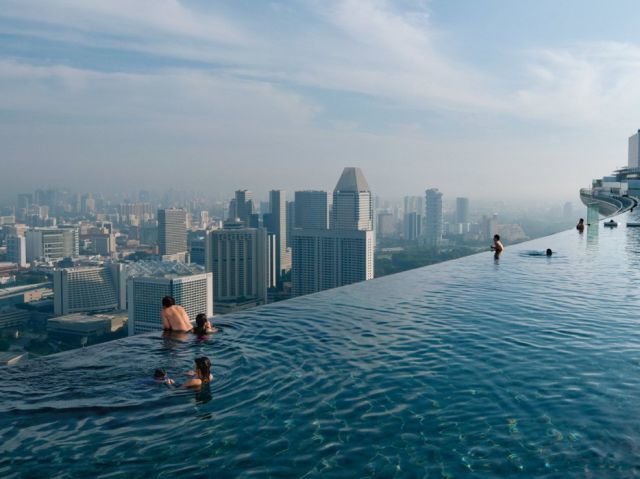 5. <a href="https://www.marinabaysands.com/hotel/offers.html?utm_source=Google&utm_medium=cpc&utm_term=marina+bay+sands&utm_content=search&utm_campaign=G_USA%20Brand%20-%20New%20York" target="_blank">Marina Bay Sands, Singapore</a>