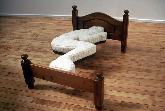 A perfectly designed bed for those who sleep alone.