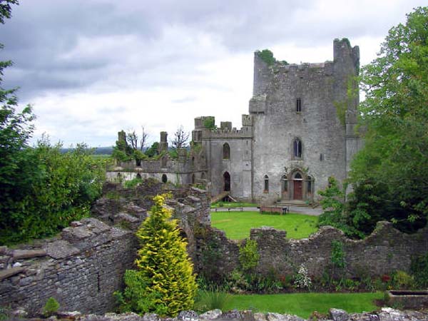 7.) Leap Castle: This Irish castle had a long and gruesome history. Families have fought over control of this castle and one man was even brutally murdered in the chapel. It’s now known as the Bloody Chapel. The castle is rumored to be haunted by a vast number of spirits, including a violent, hunched beast known only as the Elemental.