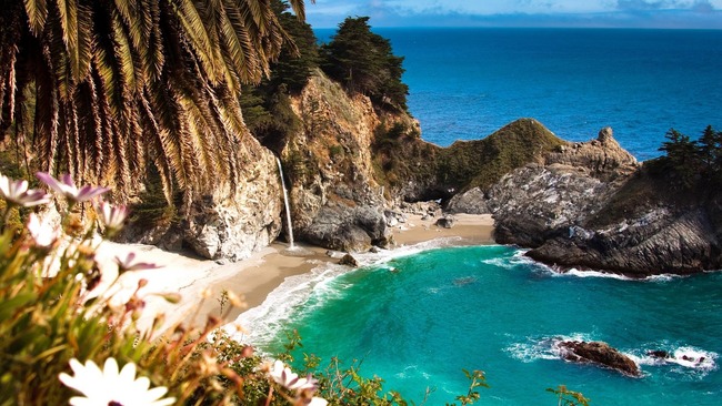 McWay Falls, Big Sur, Monterey, California.