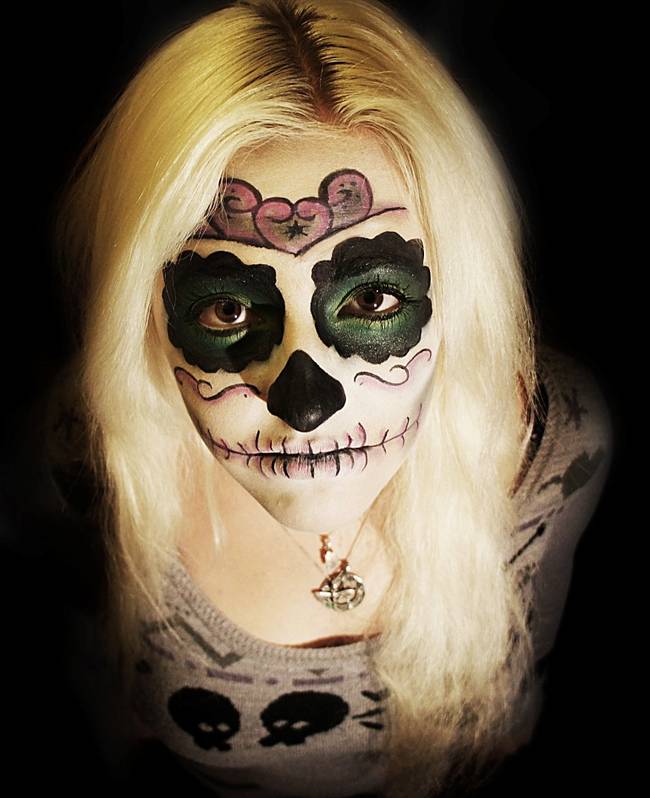 6.) It isn't just for one day. The Day of the Dead celebration is October 31, November 1, and November 2.