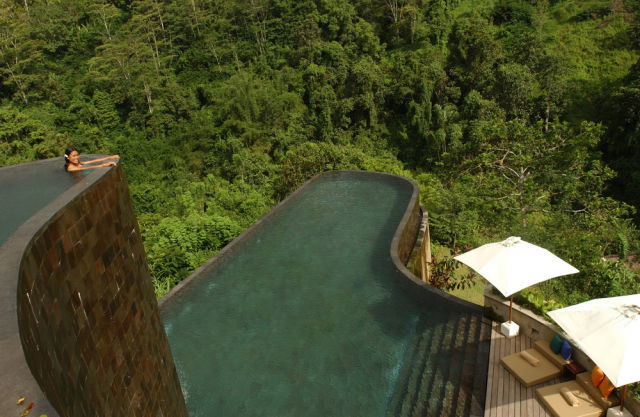 1. <a href="https://hanginggardensubud.com/home/" target="_blank">Ubud Hanging Gardens Hotel, Bali</a>