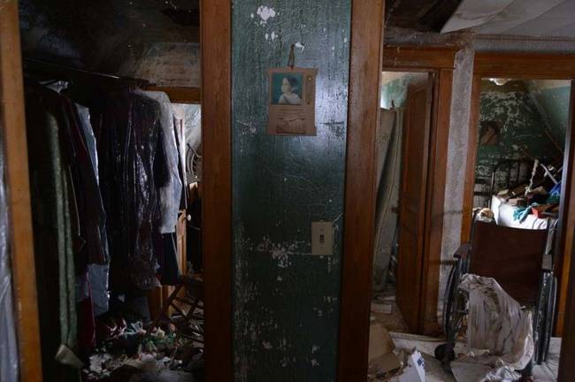 Wandering into this abandoned house was an erie experience.