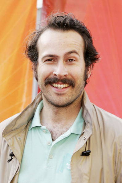 Jason Lee used to be a professional skateboarder.