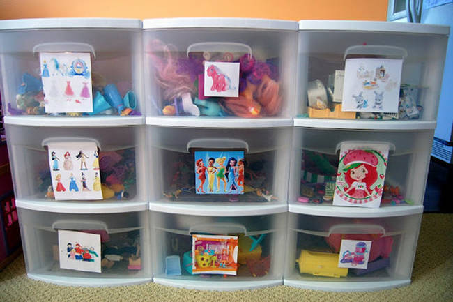 5.) Put pictures of the toys on the front of drawers for easy-to-understand clean-up time.