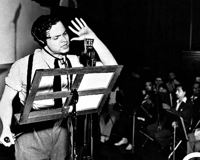 When Orson Welles read The War Of The Worlds over the radio, there was no widespread panic. Relatively few people were even listening to the broadcast. Newspapers reported that it cause panic to discredit radio as advertising competition.