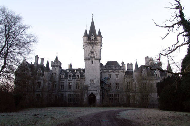 Château Miranda or Château de Noisy - Celles, Belgium