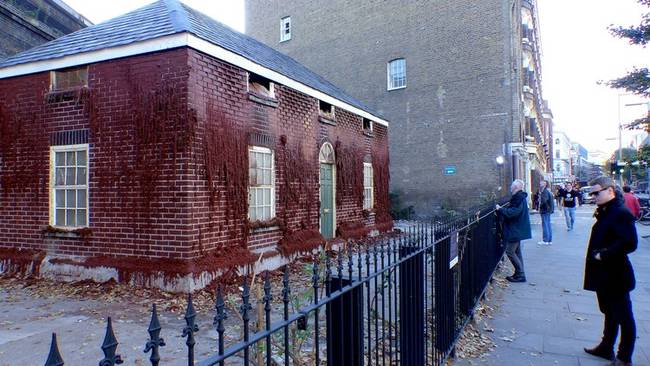 The house was made to commemorate the history of an old candle making factory in Bankside that was around several centuries ago.