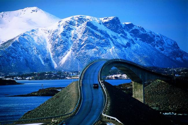 Atlantic Ocean Road.