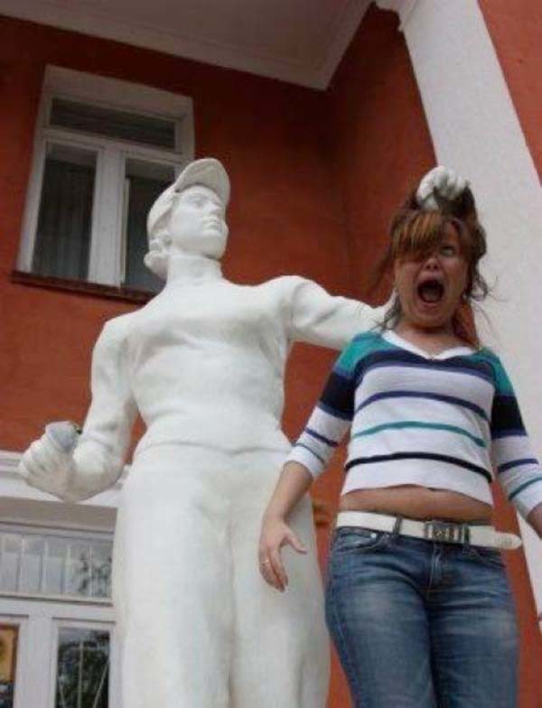 5.) Girl, you don't even wanna mess with this statue.