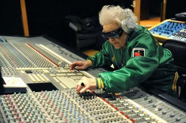 4.) Granny on the 1's and 2's.