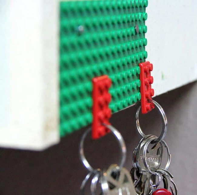 17.) Hang your keys using old LEGO pieces.
