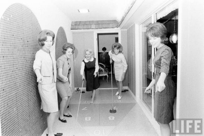 The house even included a shuffleboard court on its "exterior."