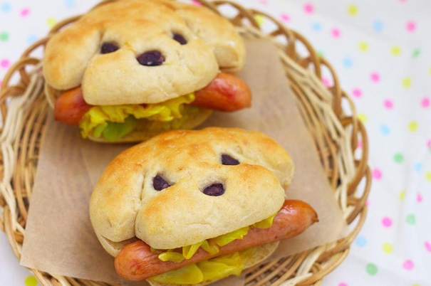 12. <a href="https://taste-of-japan.blogspot.com/2012/03/hot-dogs.html" target="_blank">Hot Doggies</a>