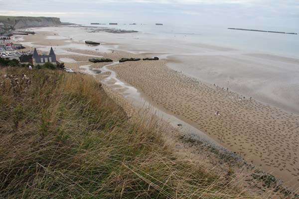 It is meant as a reminder of the civillians, Germans and Allied forces who died during the D-Day beach landings.