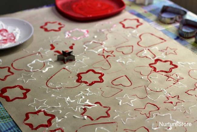 This scented gift wrap tutorial takes festive to a whole new level.