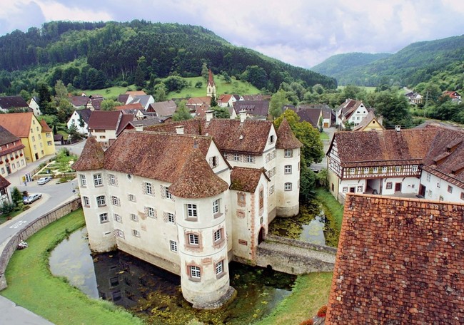 13.) Wasserschloss Glatt, Germany. This is one of the last moat castles in Germany.