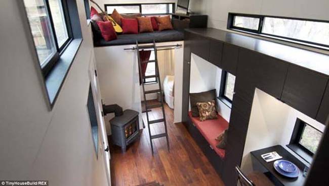 The couple runs the website <a href="https://tinyhousebuild.com" target="_blank">Build A Tiny House</a> to help others who want to downsize.