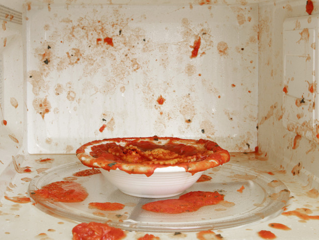 5. Red Sauce Without A Lid: See picture. Ugh.