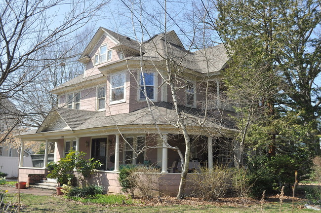 In the 19th century, one decidedly punk rock developer was so opposed to idea of Freepoint, NY, being laid out into a grid, that he began erecting a sweet Victorian style house on a triangular plot of land. Overnight.