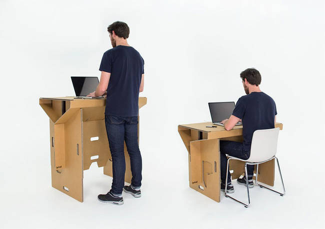 It works for both standing and sitting.