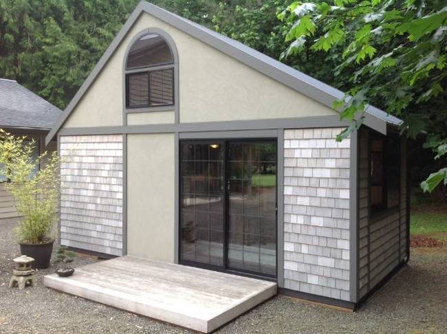 The tiny home even has a little patio.