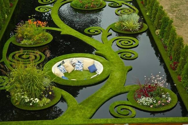 17.) Be the queen of the lily pads.