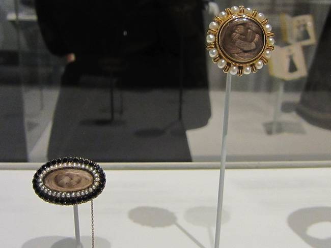 Jewelry included brooches made with the hair of the deceased. While this might seem morbid today, it was viewed as a normal, even touching practice.