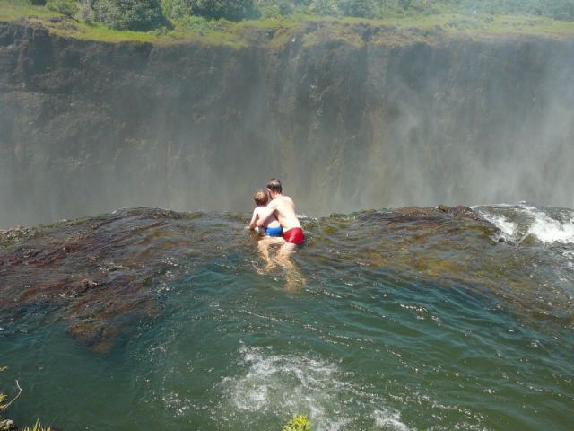 4. <a href="https://www.devilspool.net/" target="_blank">Devil’s Pool, Victoria Falls, Zambia</a>