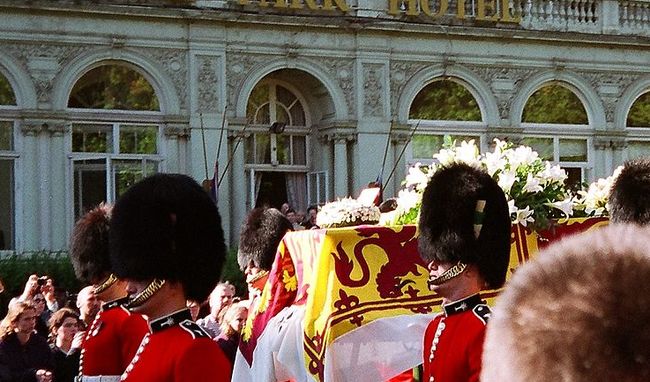 Princess Diana was buried with a set of rosary beads that was given to her from Mother Teresa, who just so happened to pass away the same week.