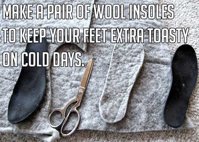 Get the full tutorial <a href="https://mayamade.blogspot.com/2012/01/diy-wool-insoles.html" target="_blank">here</a>.