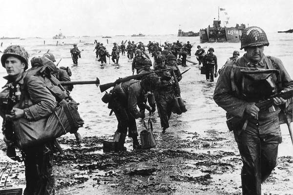 US reinforcements land on Omaha beach, near Vierville sur Mer, France.