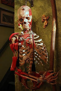 Medical models and actual medical specimens (including a preserved human tumor) are also in abundance.