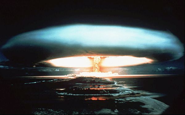 2) Nuclear War - <a href="https://www.commondreams.org/news/2013/12/10/nuclear-war-could-mean-extinction-human-race">10-50 Years</a>