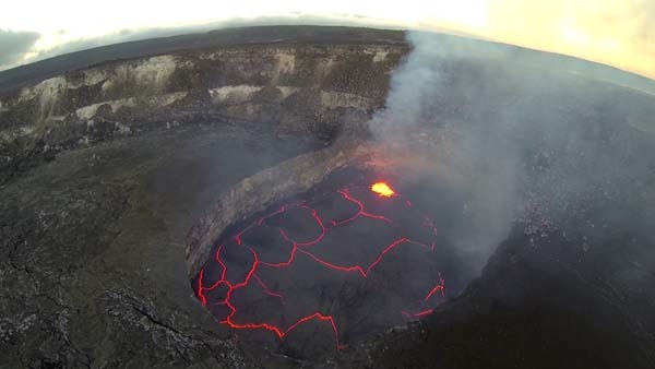 7.) The active Halemaumau Crater in the Kilauea Caldera in Hawaii Volcanoes National Park (Hawaii).