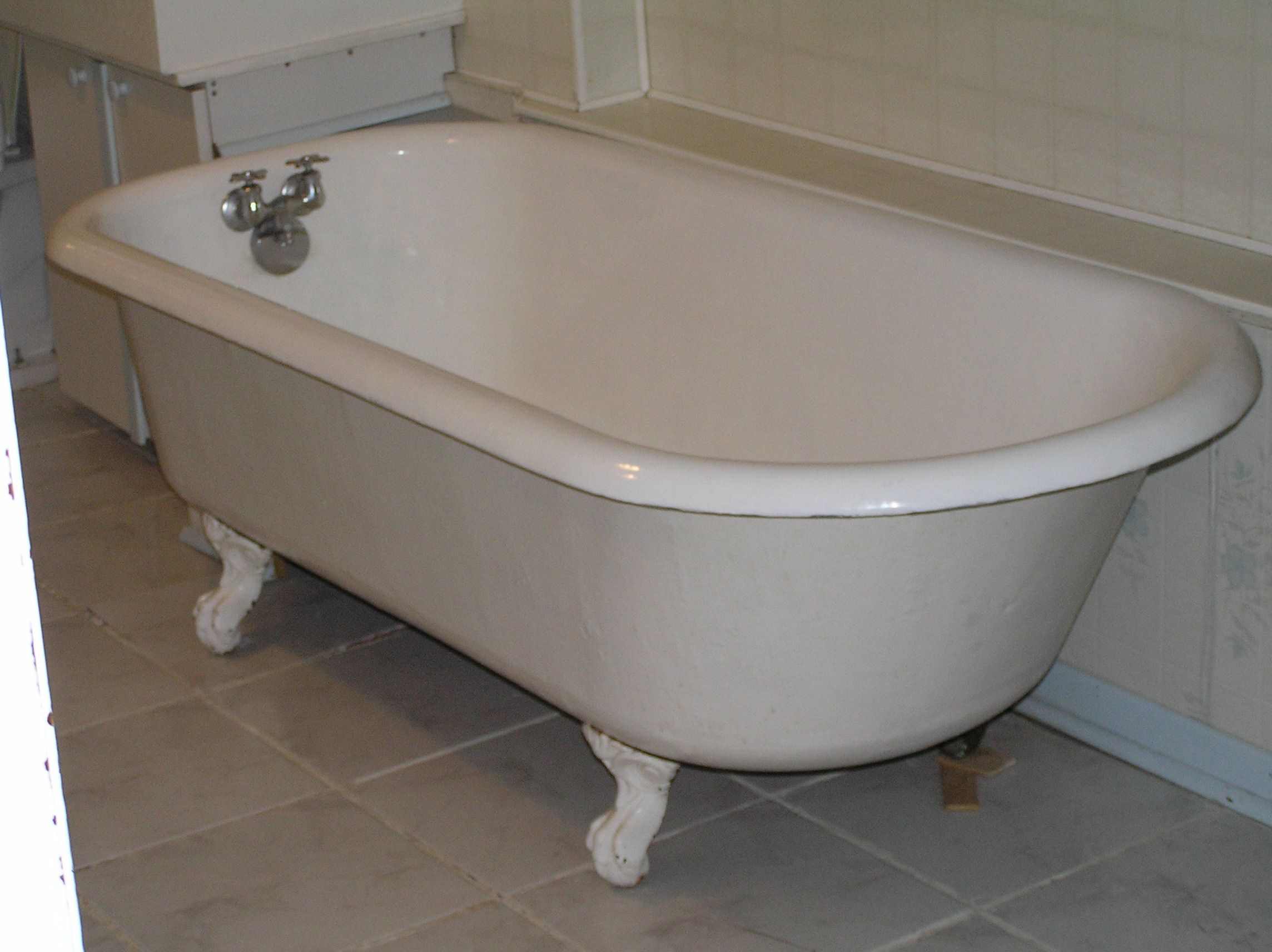 15.) Bathtubs - Really? Even if you don’t occasionally use it as a toilet just to switch things up?