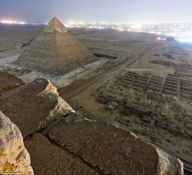 In 1845, M. Fialin de Persigngy offered up a theory that the pyramids were built to act as barriers to protect Egypt and Nubia from the wind and sand.