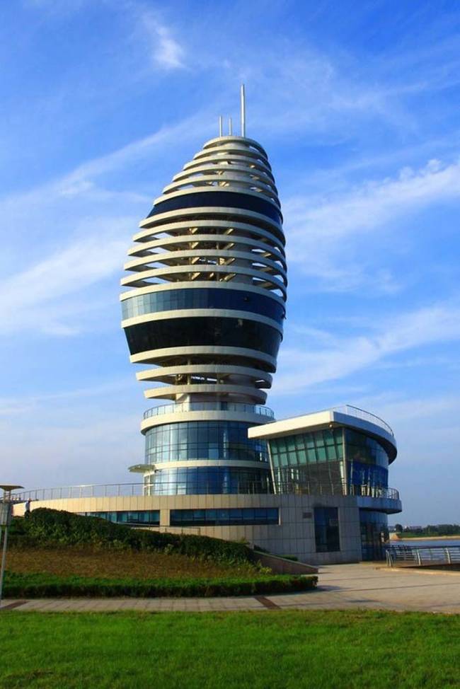 10.) The "Century Sail" tower. It kind of looks like an ice cream cone.