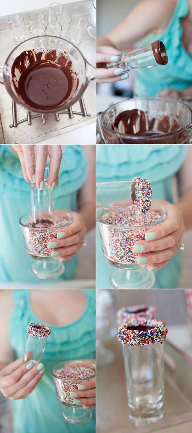 5.) <a href="https://es.paperblog.com/decorar-un-batido-de-vainilla-791080/
" target="_blank">Dip shot glasses</a> in chocolate and sprinkles for a tasty and colorful treat.