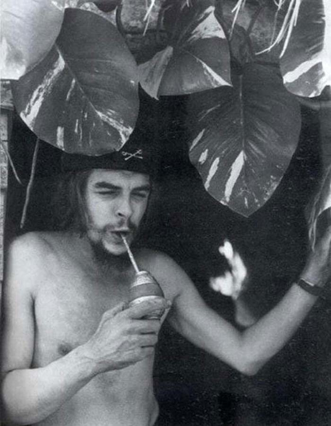 3.) Che Guevara quenching his thirst.