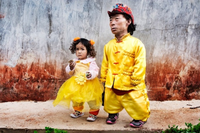 Two of the park's performers.